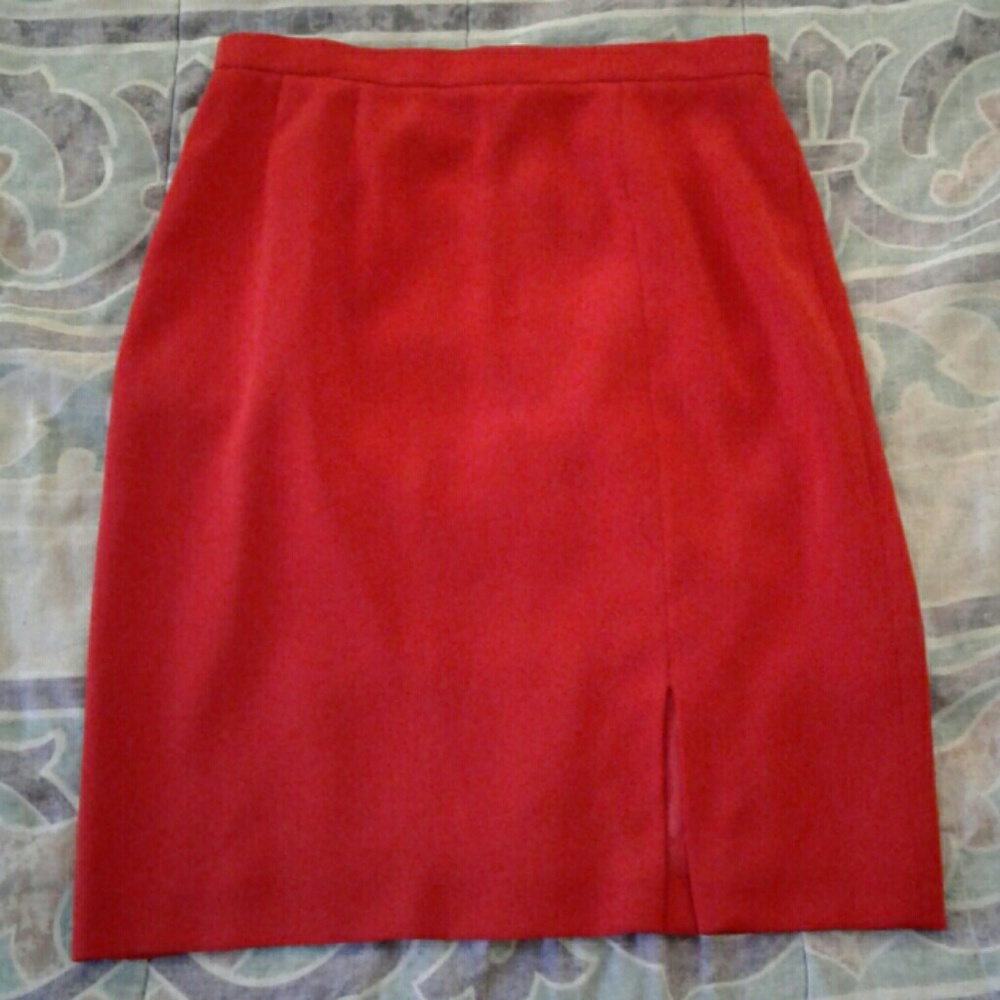 Red knee length 100% polyester skirt